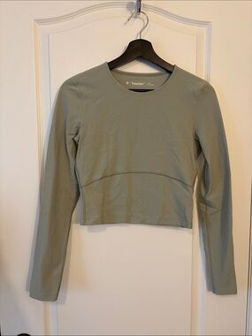 Two crop tops bundle